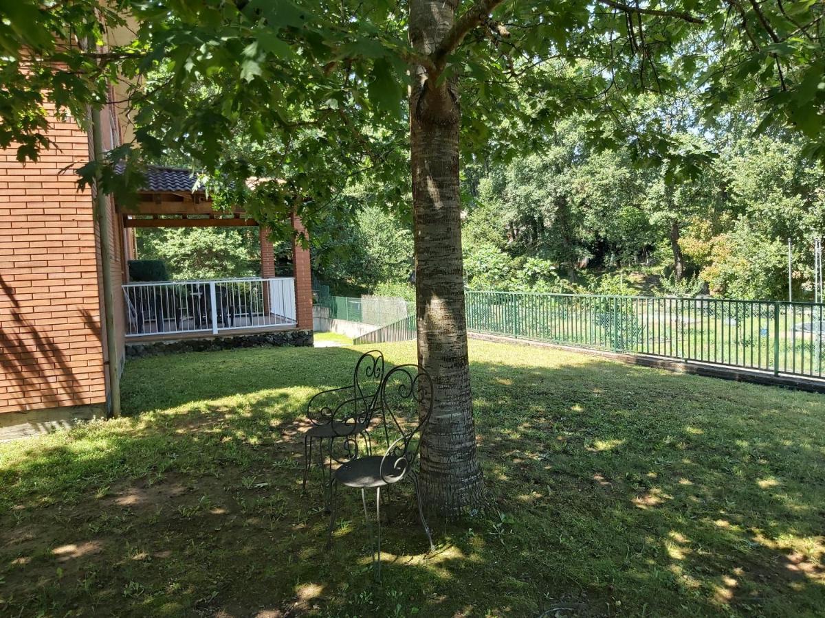 Apartamentos La Francesa Santa Pau Exterior foto