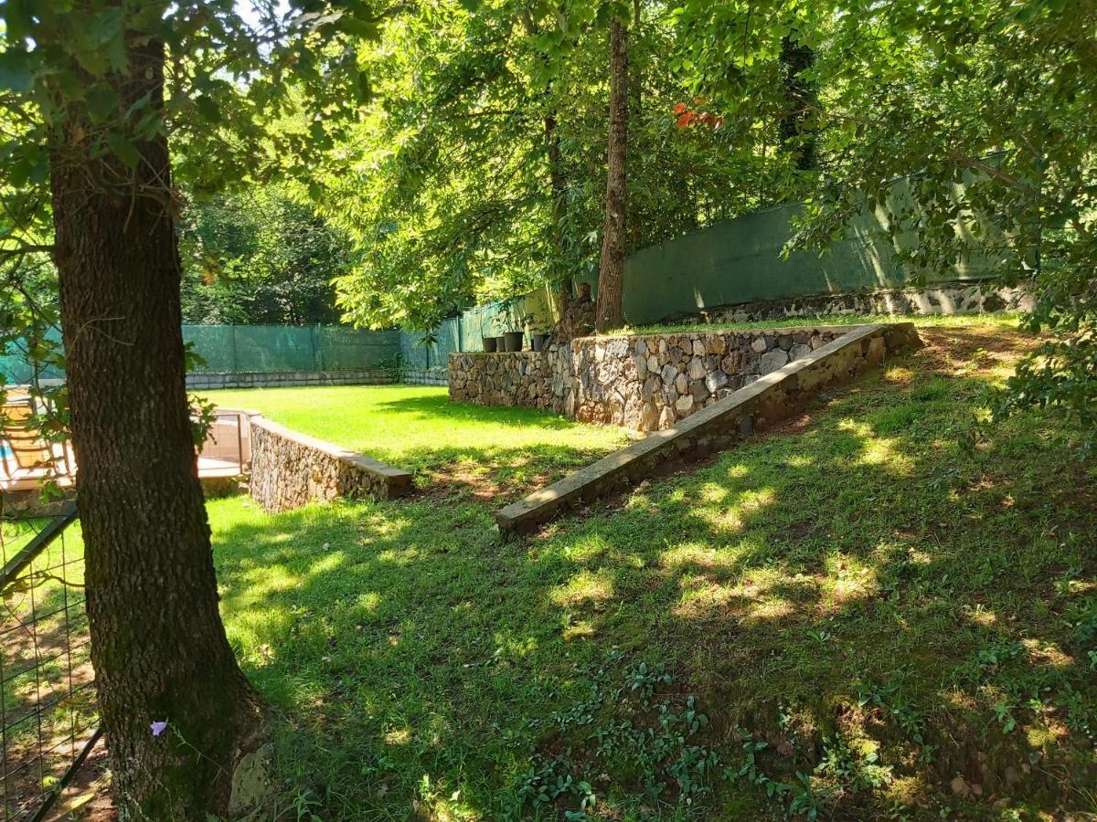 Apartamentos La Francesa Santa Pau Exterior foto